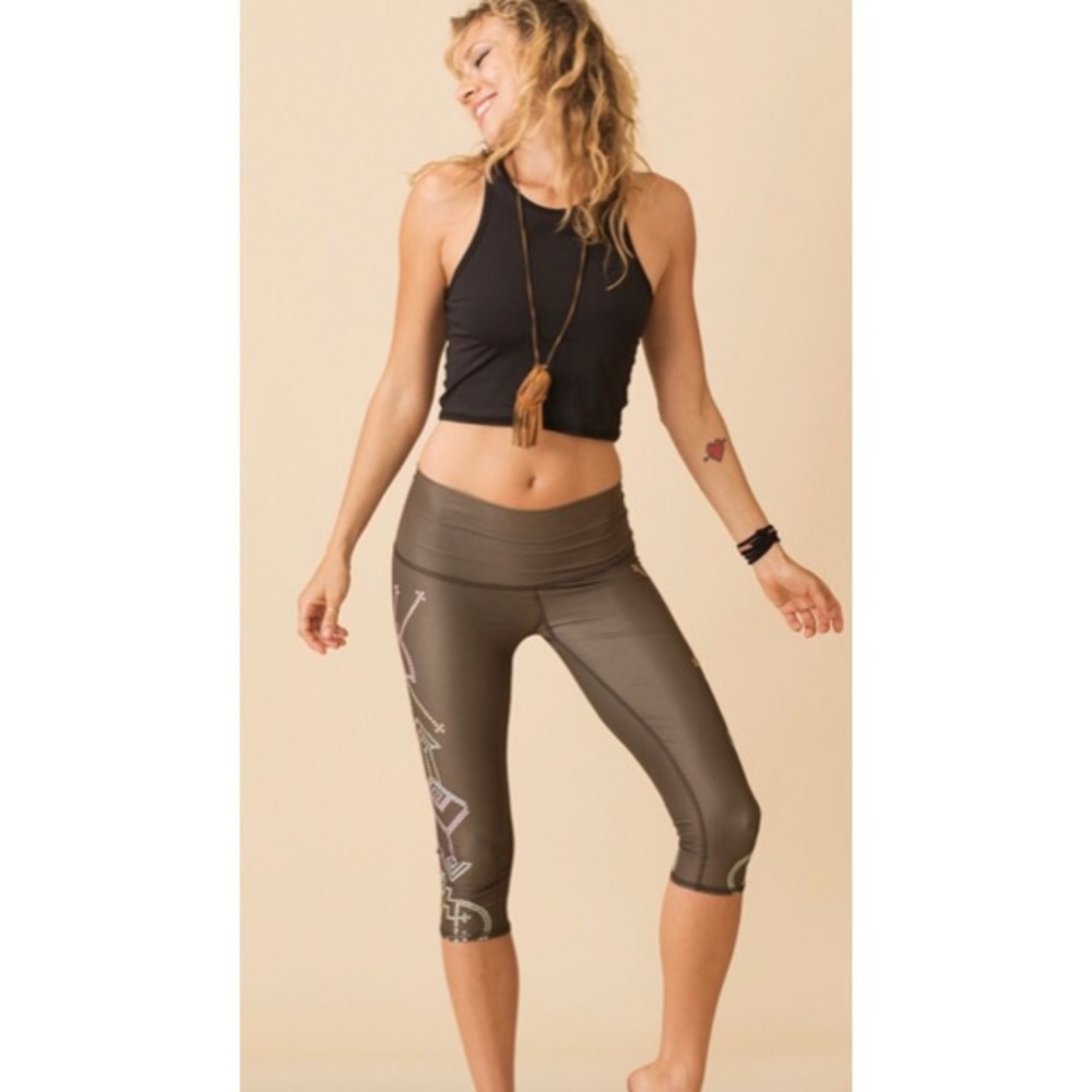 NWT Teeki Goddess Capri leggings seven crowns XS - Picture 2 of 8